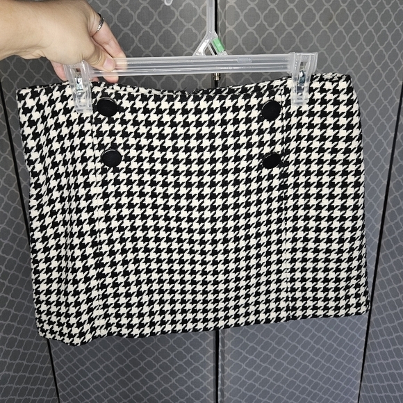 Express Dresses & Skirts - Express Wool Houndstooth Micro Mini Skirt!!